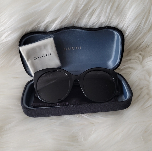 NEW Large Gucci Sunglasses with Gold Logo and Case - Picture 9 of 14